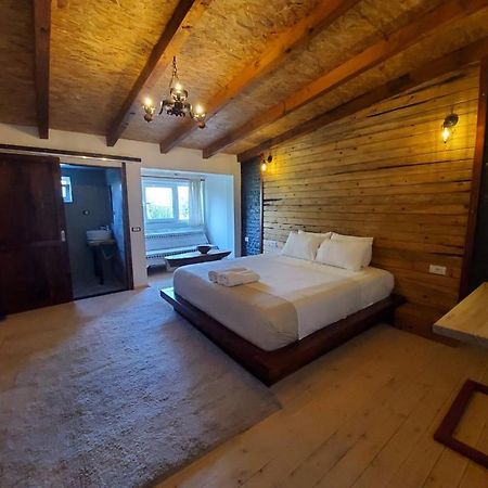 Hotel Devi Erseke エクステリア 写真